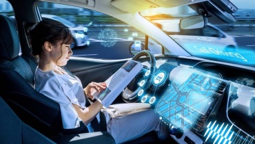 Lucid CEO泼冷水自动驾驶：2030年前难实现，行业前景再评估