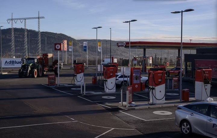 Pictured: Gas stations in Norway are full of charging stations