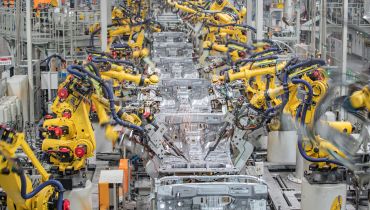 How Can China's Manufacturing Industry Better Cope with the Challenges of Going Global (8)