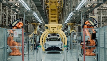 How Can China's Manufacturing Industry Better Cope with the Challenges of Going Global (9)