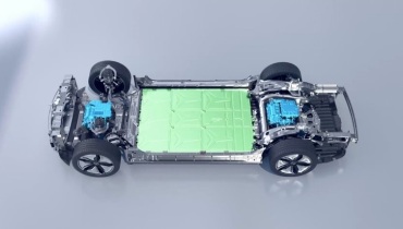 岚图第三代固态电池：300Wh/kg能量密度+充电倍率提升至3~5C