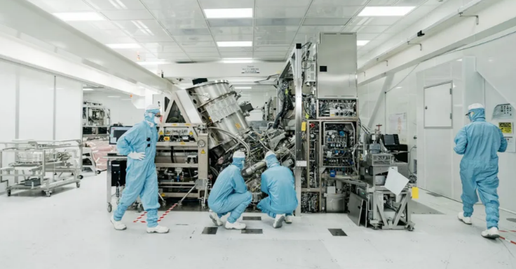 图：英特尔高数值孔径 EUV 工具，已成功处理 30000 片晶圆